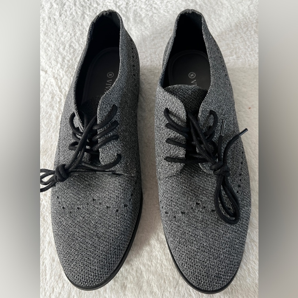 Vivaia Men's Black and Grey Round Toe Knit Oxfords Size (EU) 41
